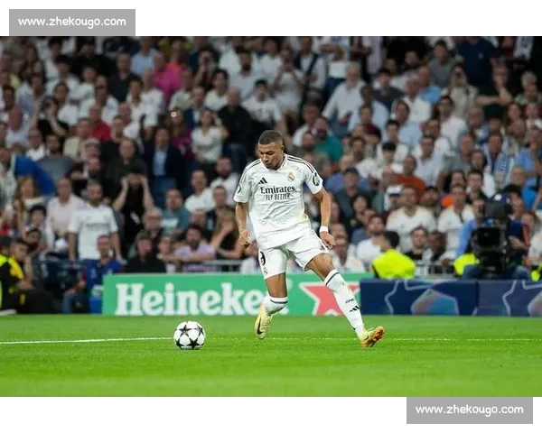 阿隆索皇马首秀温情时刻：爱妻助阵，伯纳乌见证新章