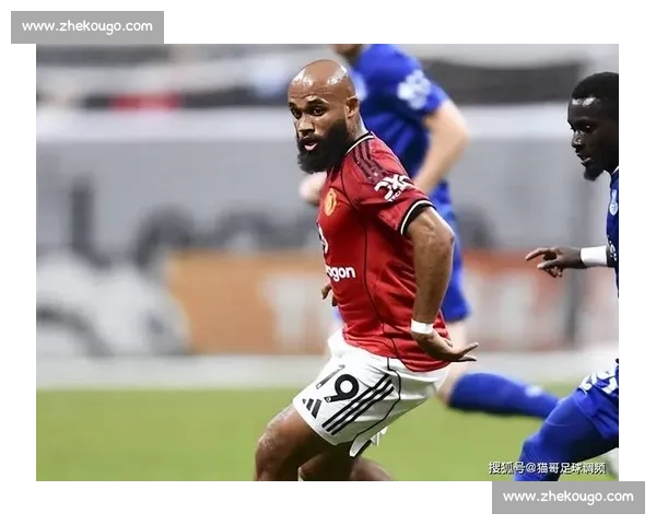 曼联放弃姆贝乌莫！瞄准塞门约或埃泽替代，拒绝支付溢价